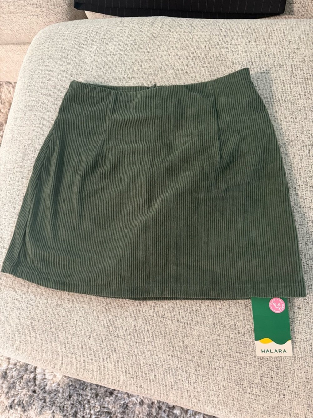 HALARA Dark Green Ribbed Mini Skirt